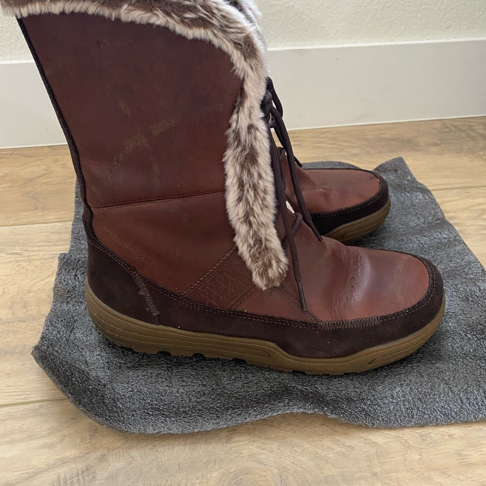 Ecco Snow Boots View 2